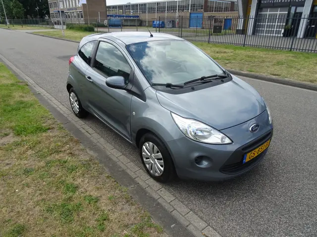 Ford Ka 1.2 Style start/stop 2015 Benzine 7