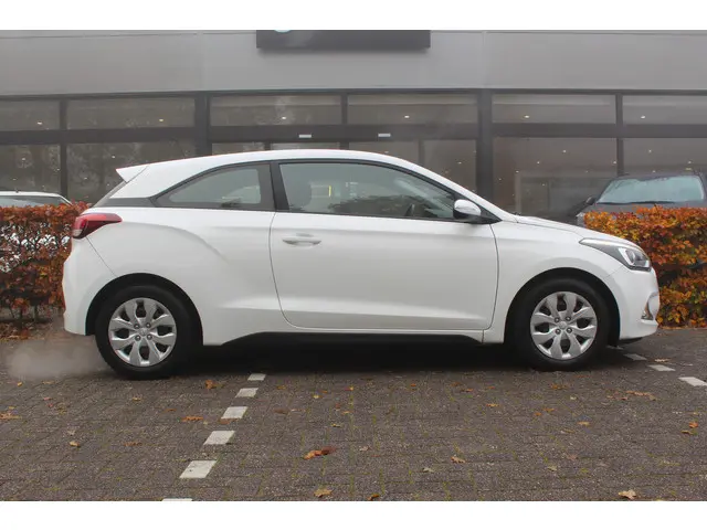 Hyundai i20 Coupé 1.0 T-GDI Comfort 2016 Benzine 7