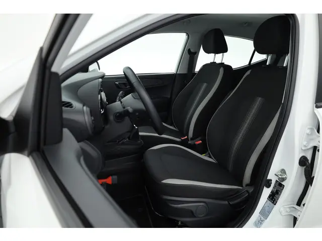 Hyundai i10 1.0 Comfort 5-zits 2022 Benzine 3