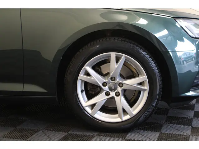 Audi A4 Limousine 1.4 TFSI Lease Edition 2017 Benzine 3