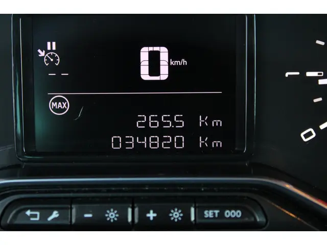 Citroën C3 Aircross 1.2 PureTech Shine 2021 Benzine 33