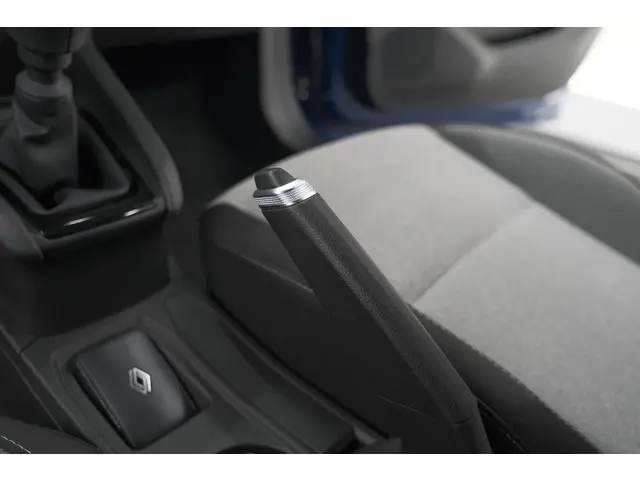 Renault Clio TCe 90 GPF Evolution 2024 Benzine 36