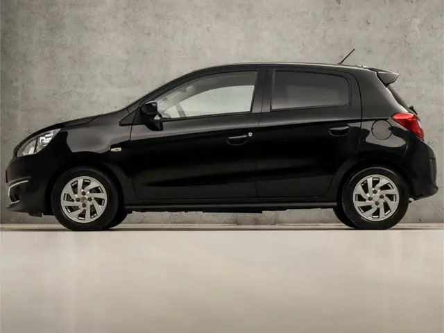 Mitsubishi Space Star 1.0 Intense Sport 2018 Benzine 2