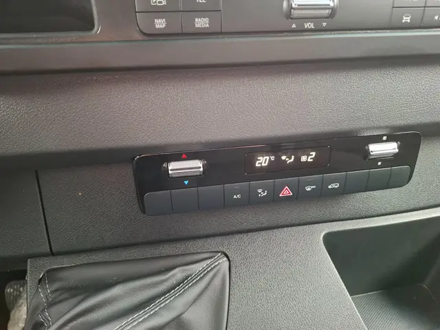 Mercedes-Benz Sprinter 317 1.9 CDI L2H2 RWD 2022 Diesel 9