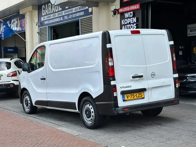 Opel Vivaro 2