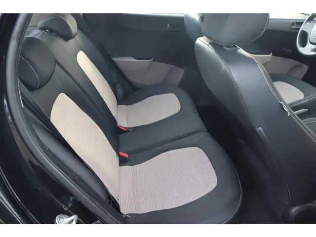 Hyundai i10 1.0i i-Motion 2015 Benzine 13