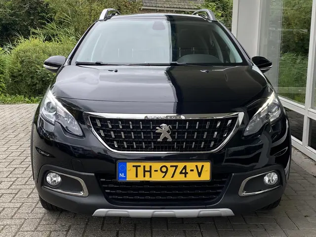 Peugeot 2008 1.2T 110pk Allure 2018 Benzine 12