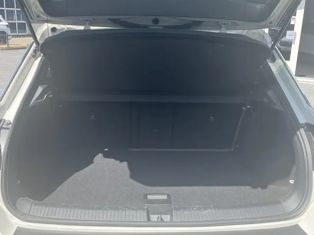 Volkswagen T-Roc 1.5 TSi DSG R-Line (2X) 2022 Benzine 28