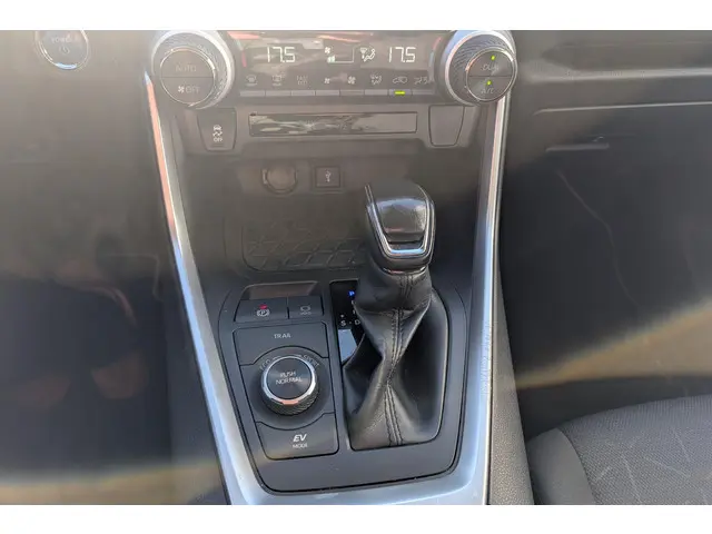 Toyota RAV4 2.5 Hybrid AWD Active 2020 Hybride Benzine 16