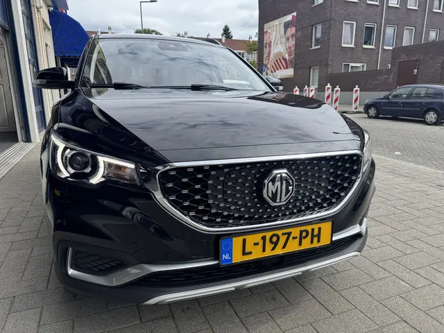 MG ZS EV 2