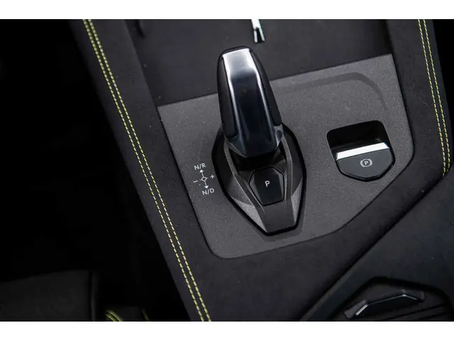 Lynk & Co 01 1.5 Plug-in Hybrid Core 2025 Hybride Benzine 22