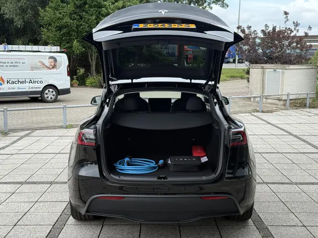 Tesla Model Y Long Range AWD Dual 2024 Elektrisch 17