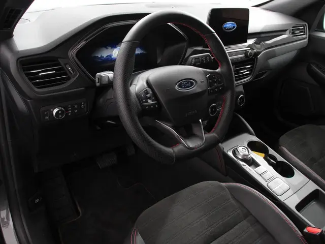 Ford Kuga 2.5 PHEV 225pk ST-Line X 2023 Hybride Benzine 7
