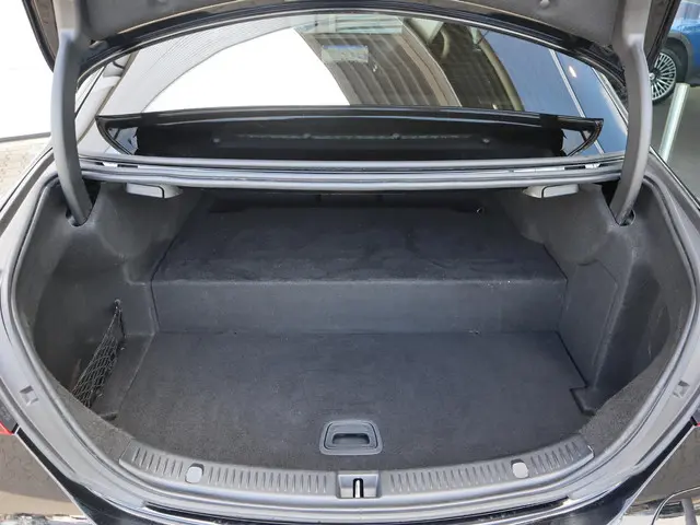 Mercedes-Benz E-Klasse 300 e 2020 Hybride Benzine 8