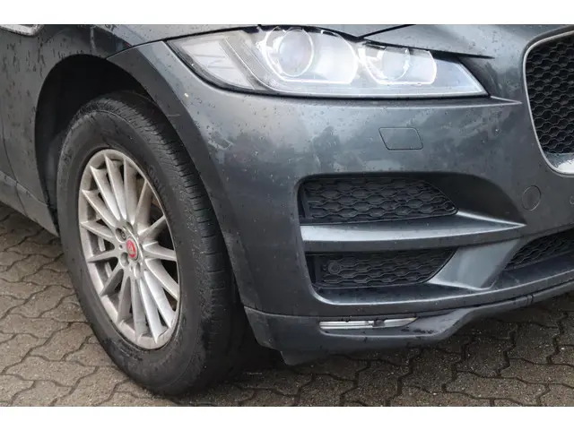 Jaguar F-PACE 2.0 Portfolio AWD 20d 2017 Diesel 12