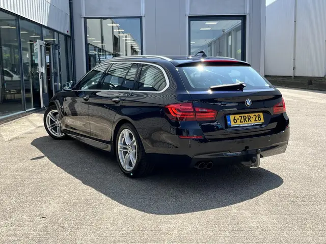 BMW 5 Serie Touring 520i High Executive 2015 Benzine 14