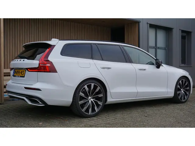 Volvo V60 2.0 T5 250pk R-Design 2019 Benzine 5