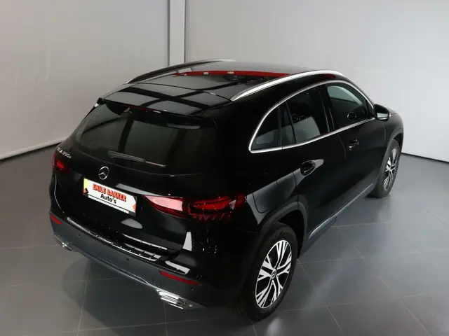 Mercedes-Benz GLA 250 e Luxury Line 2023 Hybride Benzine 4