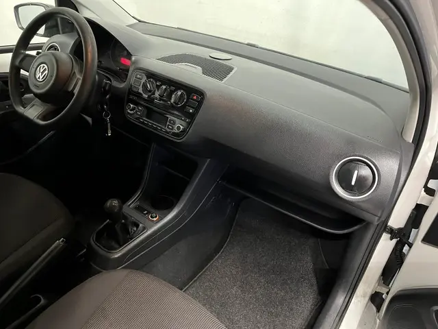 Volkswagen up! 1.0 take up! BlueMotion - Schade 2014 Benzine 9