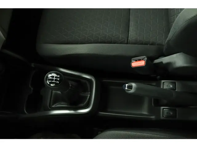 Suzuki Swift 1.2 Style Smart Hybrid 2025 Benzine 24