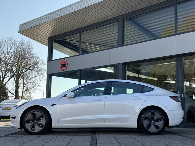 Tesla Model 3 Range Plus 2020 Elektrisch 3