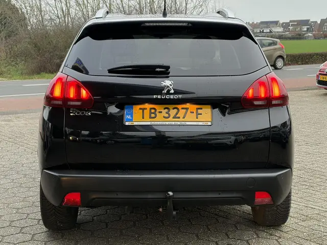Peugeot 2008 1.2 PureTech Blue Lion 2018 Benzine 9
