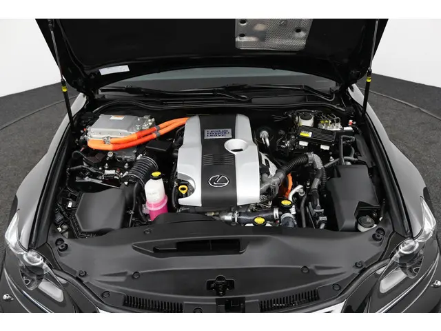 Lexus IS 300h 25th Edition 2013 Hybride Benzine 32