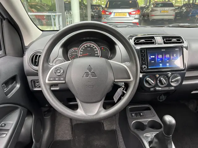 Mitsubishi Space Star 1.2 Connect+ 2024 Benzine 21