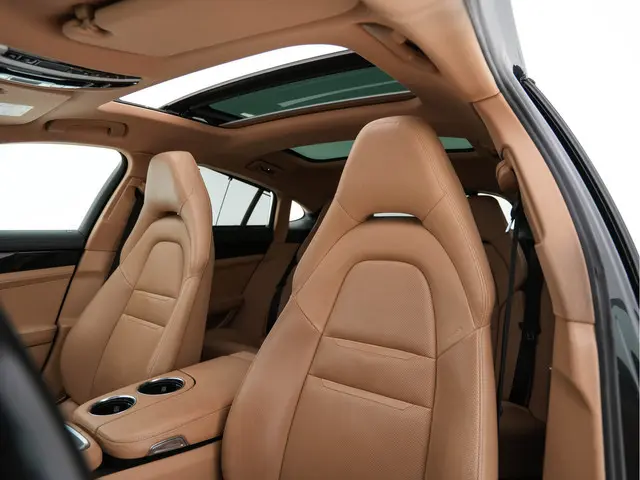 Porsche Panamera 3.0 4 2017 Benzine 24