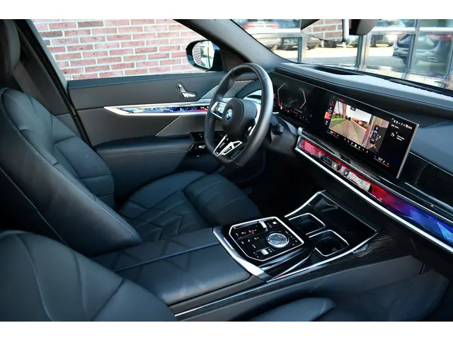 BMW 7 Serie 750e xDrive M-Sport 2025 Hybride Benzine 79