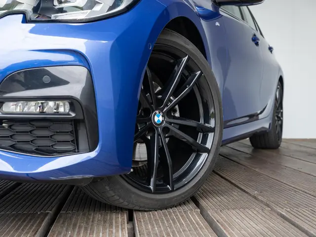 BMW 3 Serie Sedan 320i 2020 Benzine 14
