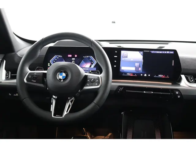 BMW X1 xDrive23i 2026 Benzine 76