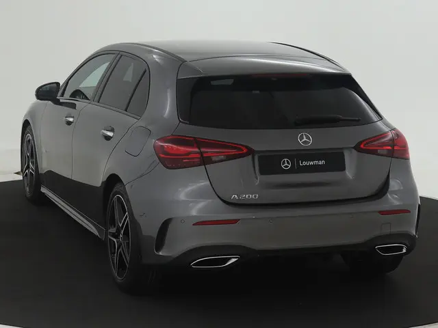 Mercedes-Benz A-Klasse 200 AMG Line 2024 Benzine 12