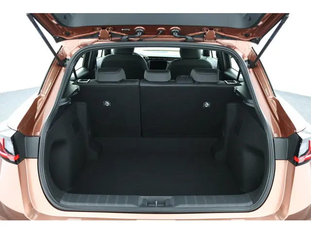 Lexus LBX Business Line 2WD 2026 Hybride Benzine 22