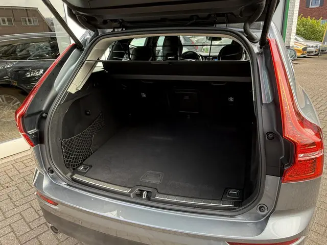 Volvo XC60 2.0 T5 AWD Momentum Pro 2018 Benzine 34