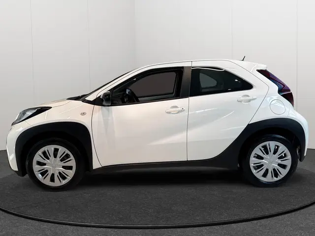 Toyota Aygo X 1.0 VVT-i MT Play 2023 Benzine 4