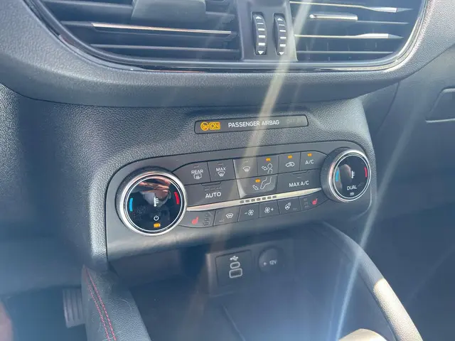 Ford Kuga 2.5 PHEV ST-Line X 2023 Hybride Benzine 14