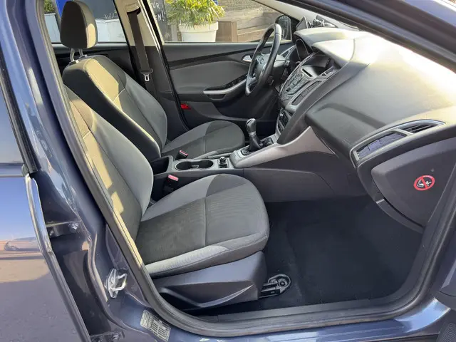 Ford Focus Wagon 1.6 TI-VCT Lease Titanium 2012 Benzine 19