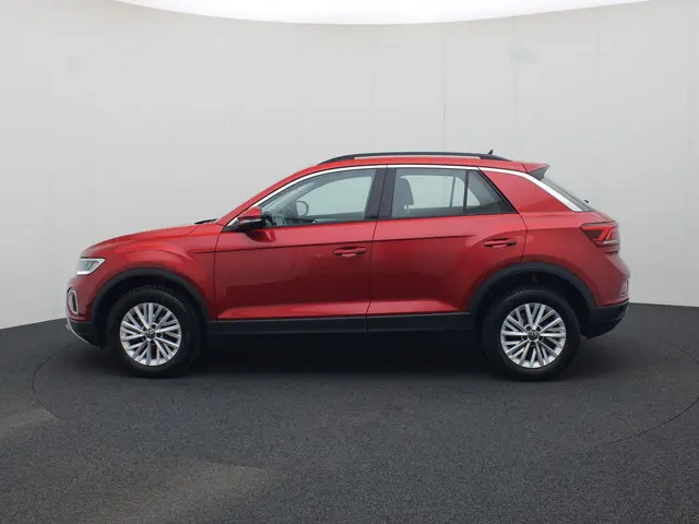 Volkswagen T-Roc 1.0TSI/110PK Life 2023 Benzine 30