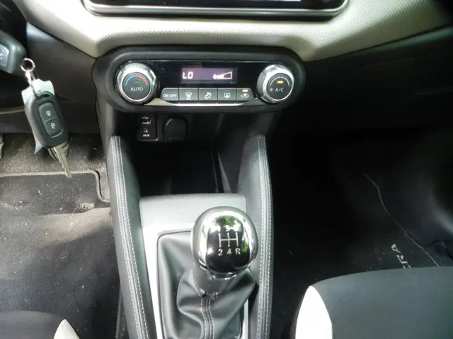 Nissan Micra 0.9 IG-T N-Connecta 2017 Benzine 15