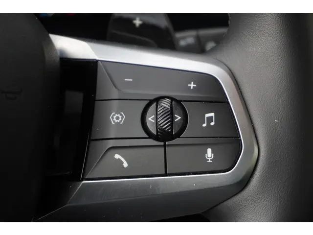 BMW 1 Serie 120 2025 Benzine 27