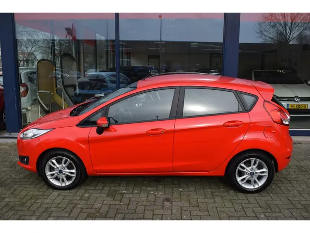 Ford Fiesta 1.25 2015 Benzine 2