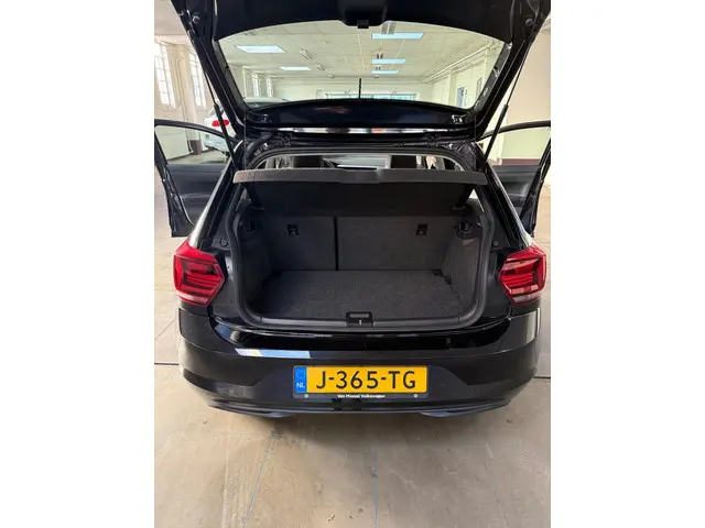 Volkswagen Polo 1.0 TSI Comfortline 2020 Benzine 8