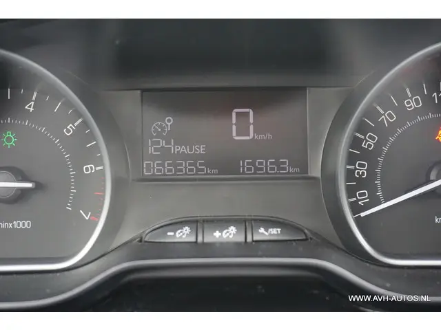 Peugeot 2008 1.2 PureTech Style 2016 Benzine 13