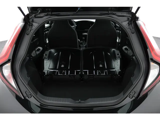 Toyota Aygo X Hybrid 115 play 2025 Hybride Benzine 24