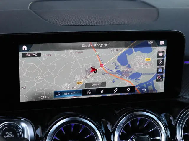 Mercedes-Benz GLB 200 AMG line 2021 Benzine 20