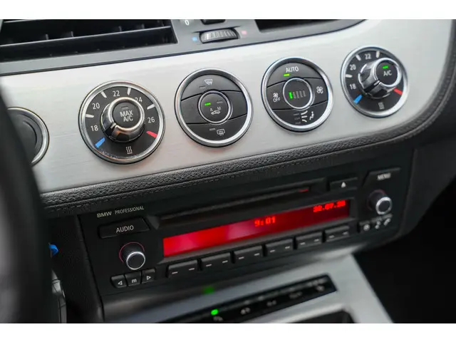 BMW Z4 Roadster sDrive20i 2012 Benzine 18