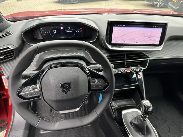 Peugeot 2008 1.2 Turbo 100 PK Allure 2024 Benzine 11