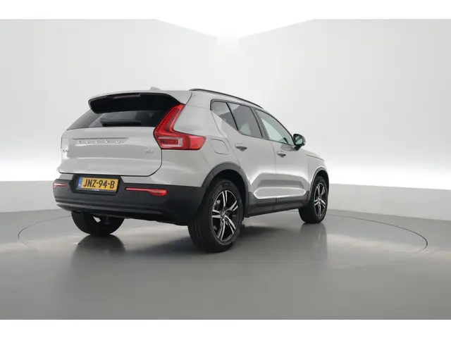 Volvo XC40 2.0 B3 Ultra Dark 2025 Hybride Benzine 2
