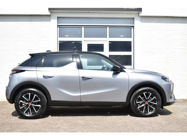 DS DS 3 PureTech 130 EAT8 Performance Line 2024 Benzine 6